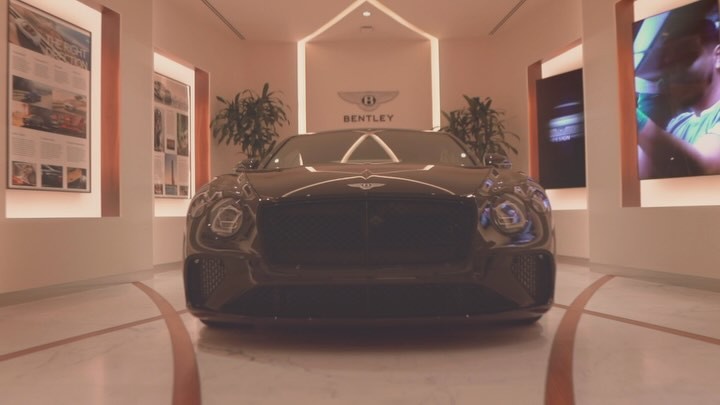 New 🔥 featuring Bentley Residences Miami by @dezerdev x celebrity chef @cheftoddenglish and @simonfamilyestate. Shot and edited by @ryanhattaway. Special thanks @hauteliving